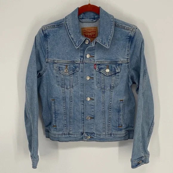 Levi's Light Blue Denim Jacket Size Medium - Picture 1 of 11